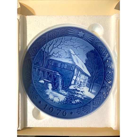 VIBAEK WATER MILL 1976 Plate Royal Copenhagen Denmark Danish Christmas Blue - Picture 4 of 6